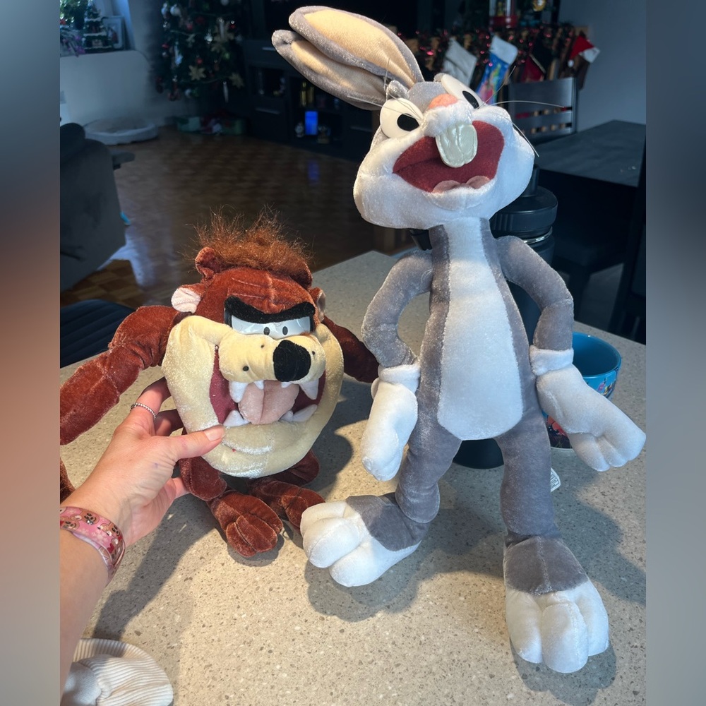 Warner bros bugs bunny and tas plush